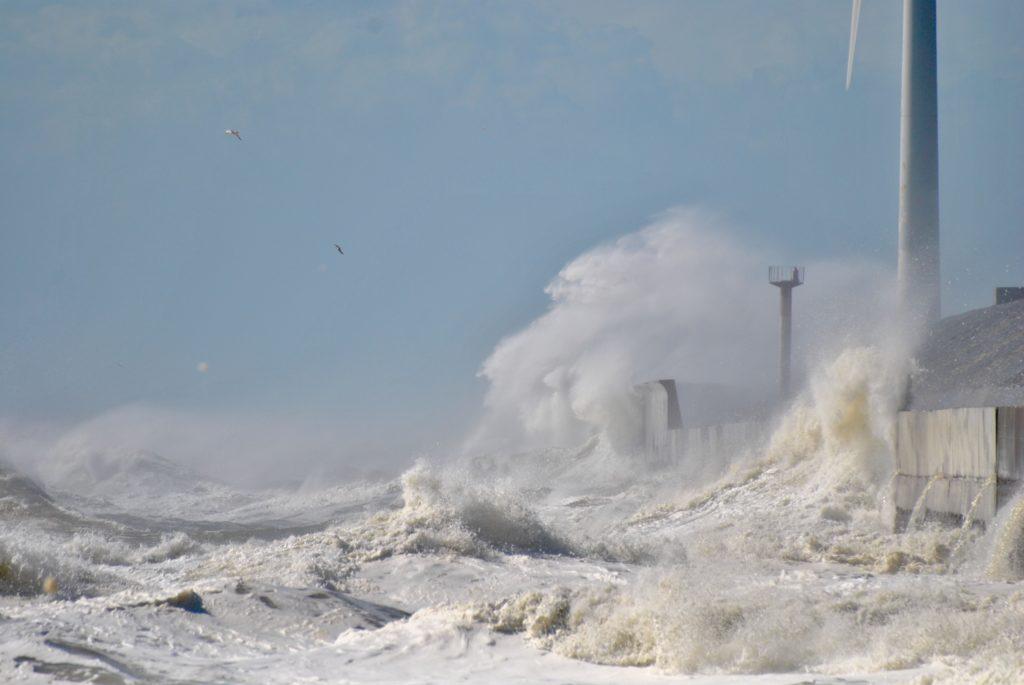 how to know when a tsunami is coming